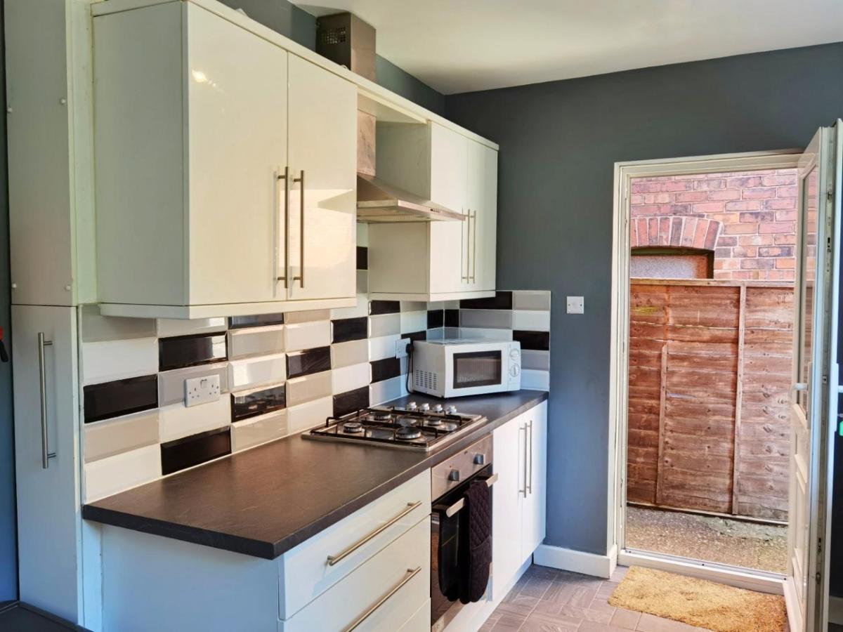 Perry Road, Beautiful Large House Available For Guests And Contractors Parking Wifi Villa Nottingham Exteriör bild