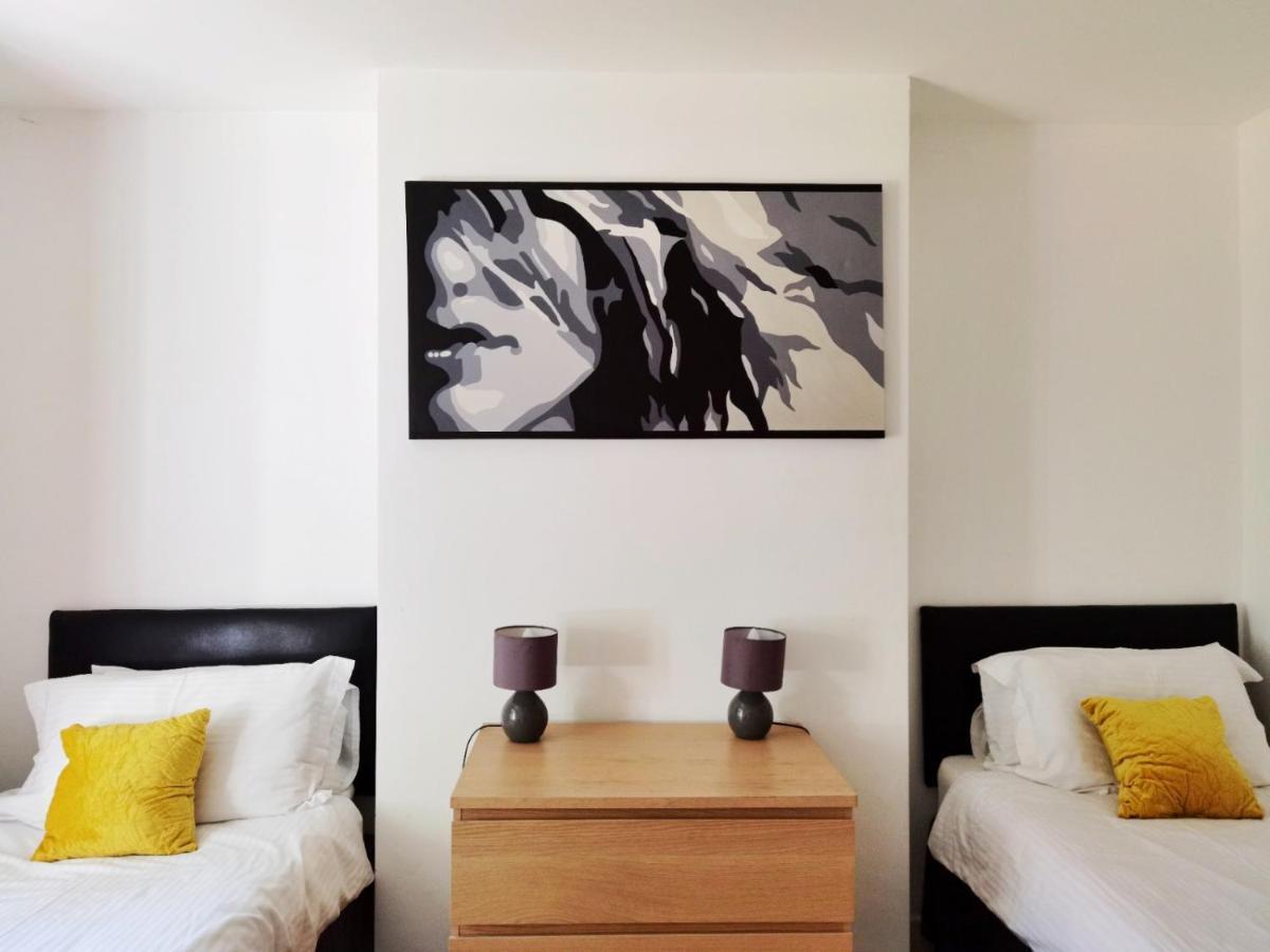 Perry Road, Beautiful Large House Available For Guests And Contractors Parking Wifi Villa Nottingham Exteriör bild
