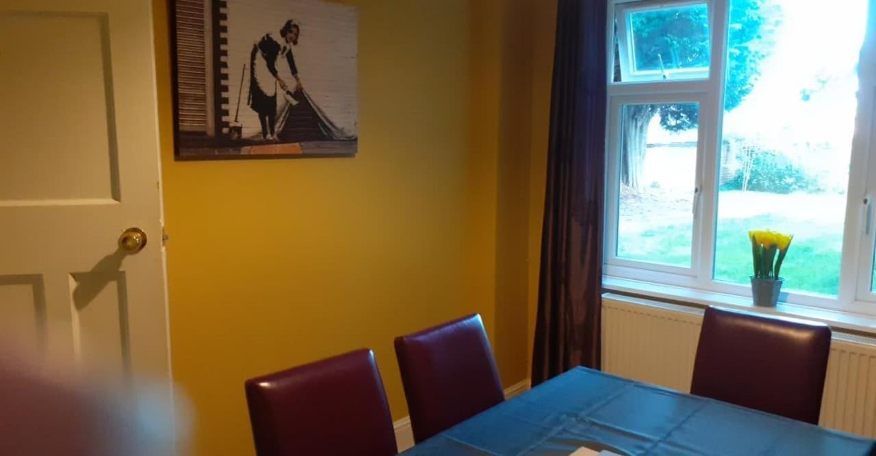 Perry Road, Beautiful Large House Available For Guests And Contractors Parking Wifi Villa Nottingham Exteriör bild