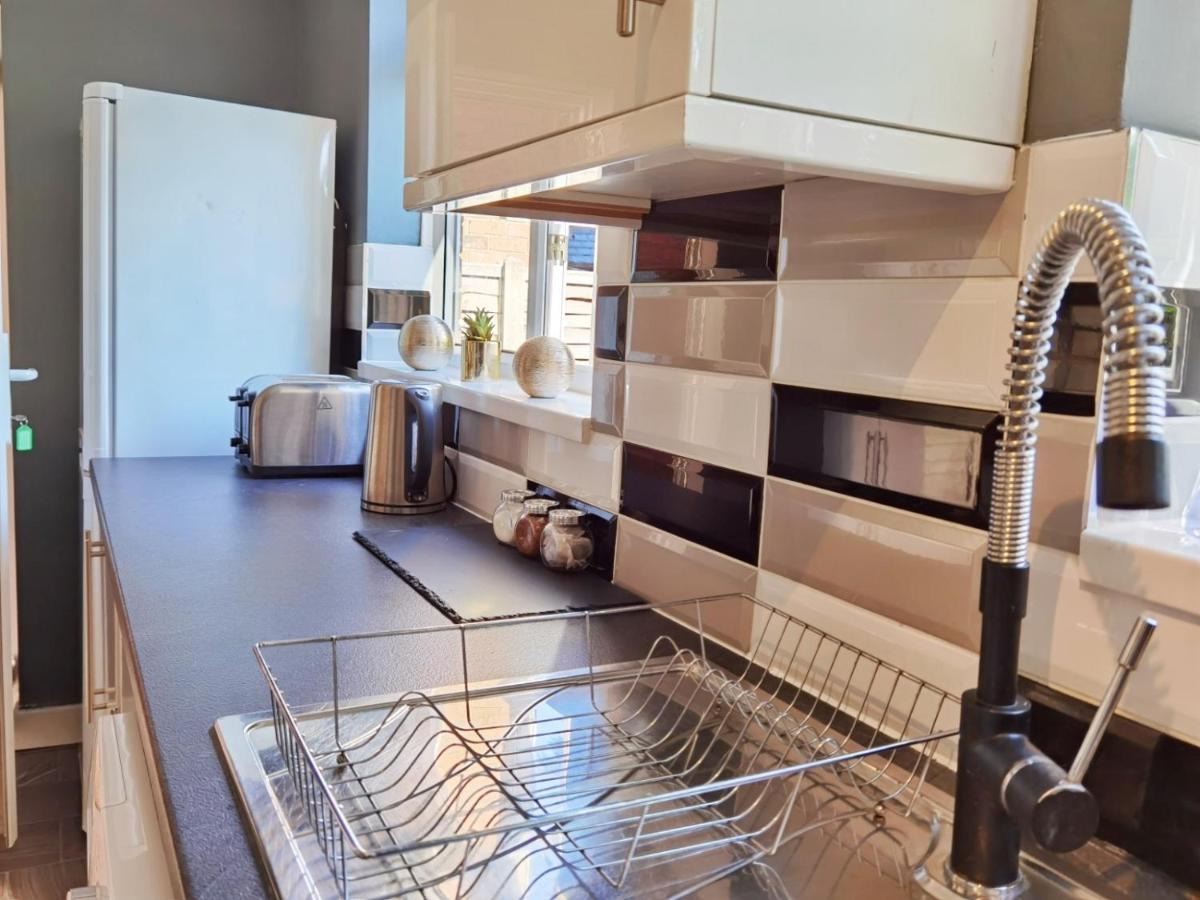 Perry Road, Beautiful Large House Available For Guests And Contractors Parking Wifi Villa Nottingham Exteriör bild