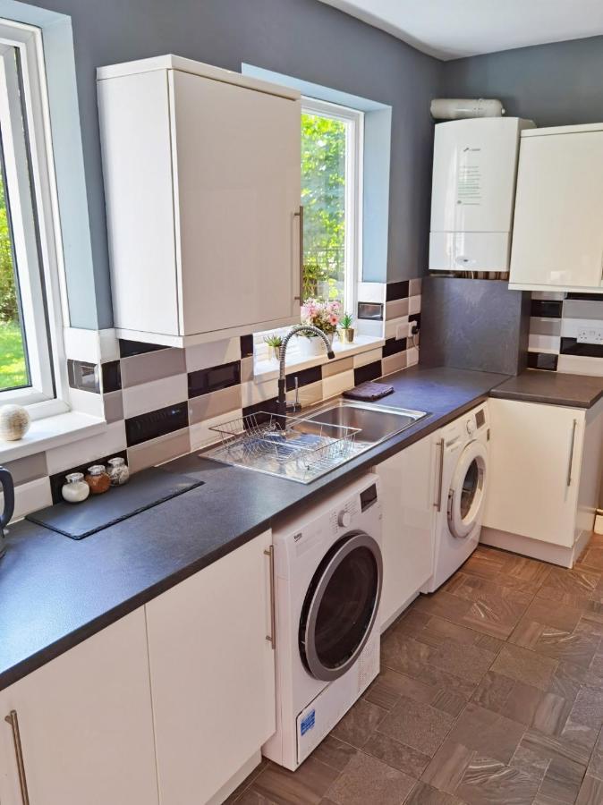 Perry Road, Beautiful Large House Available For Guests And Contractors Parking Wifi Villa Nottingham Exteriör bild
