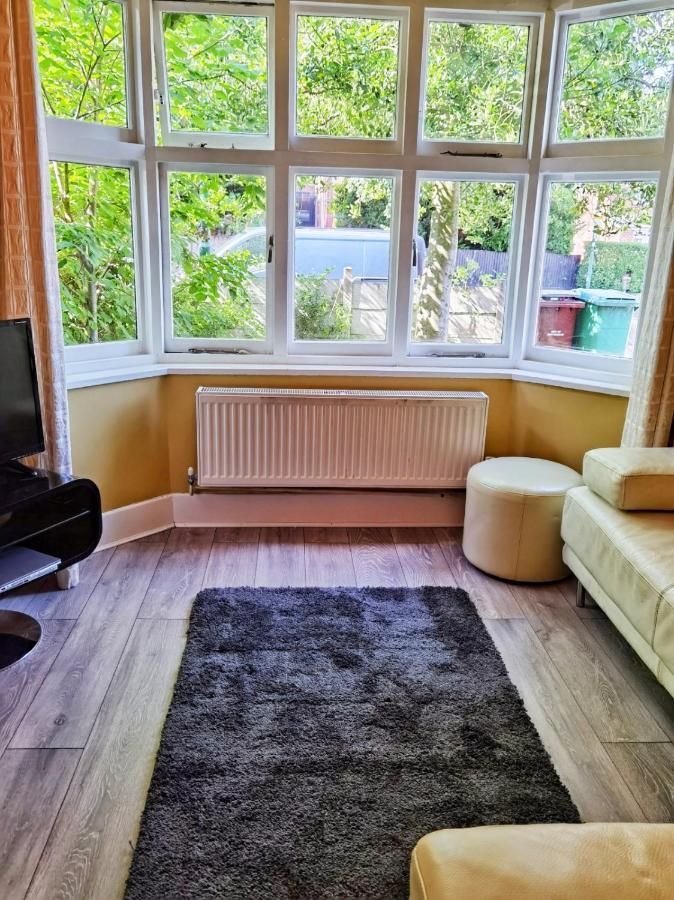 Perry Road, Beautiful Large House Available For Guests And Contractors Parking Wifi Villa Nottingham Exteriör bild