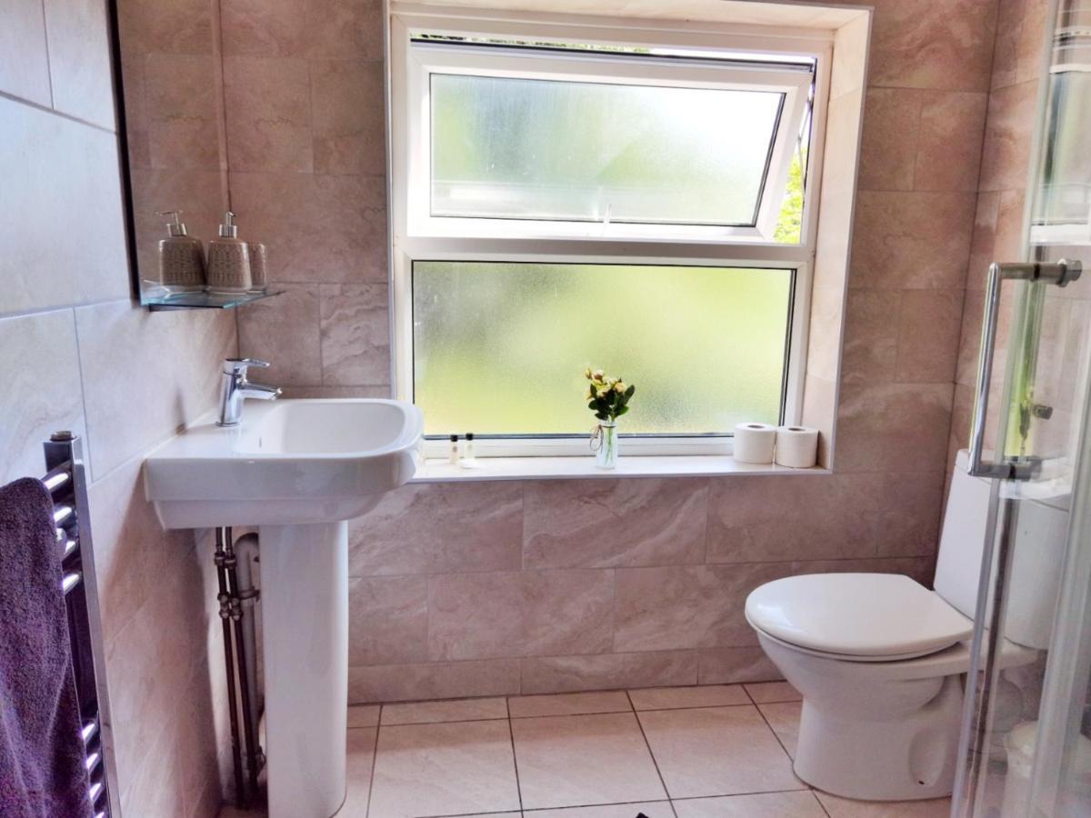 Perry Road, Beautiful Large House Available For Guests And Contractors Parking Wifi Villa Nottingham Exteriör bild