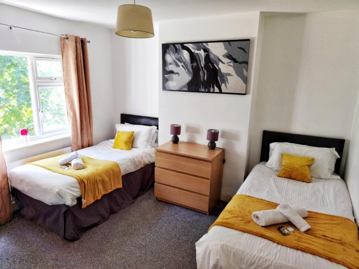 Perry Road, Beautiful Large House Available For Guests And Contractors Parking Wifi Villa Nottingham Exteriör bild