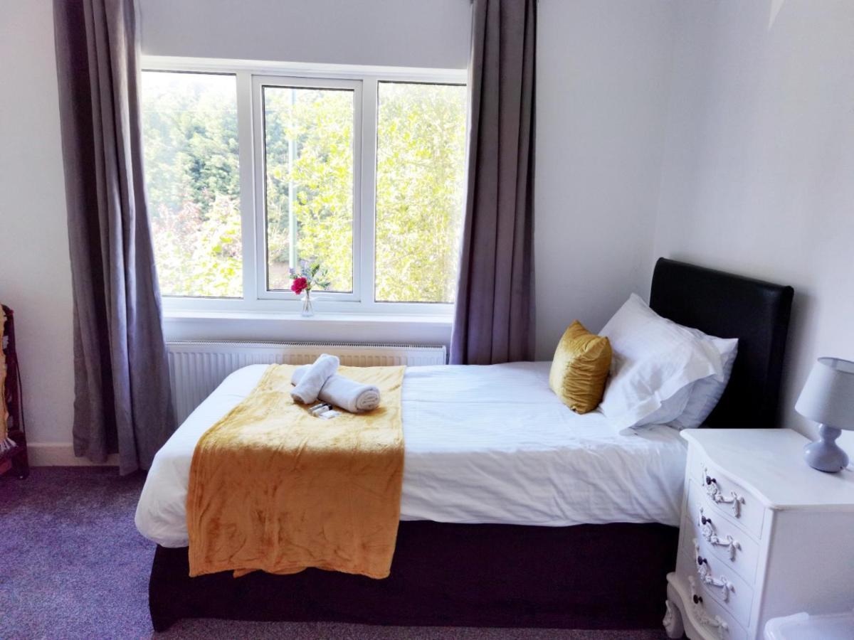 Perry Road, Beautiful Large House Available For Guests And Contractors Parking Wifi Villa Nottingham Exteriör bild